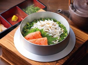 B666 しらすと明太子の釜飯