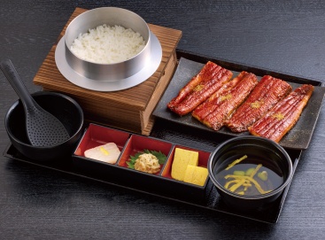 B723 うなぎ蒲焼膳（松）