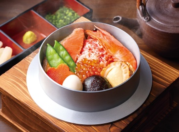 B732 海鮮五目釜飯